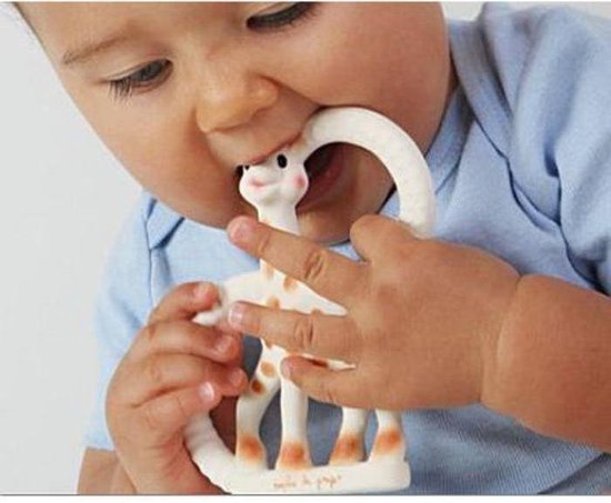 Sophie de giraf Bijtring Very Soft - Baby speelgoed - Kraamcadeau - Babyshower cadeau - 100% Natuurlijk rubber - In gerecyled geschenkdoosje met organic katoenen strikje - Vanaf 0 maanden - Bruin/Beige