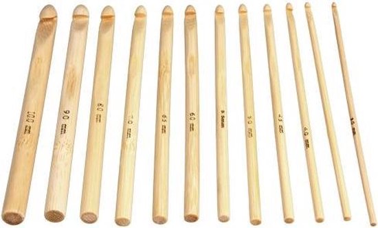12 Lichte bamboe haaknaalden in verschillende maten 3mm t/m 10mm