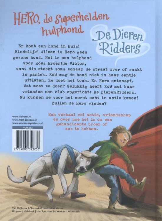 Achterkant van een boek met tekst en een illustratie van vier kinderen en een hond.