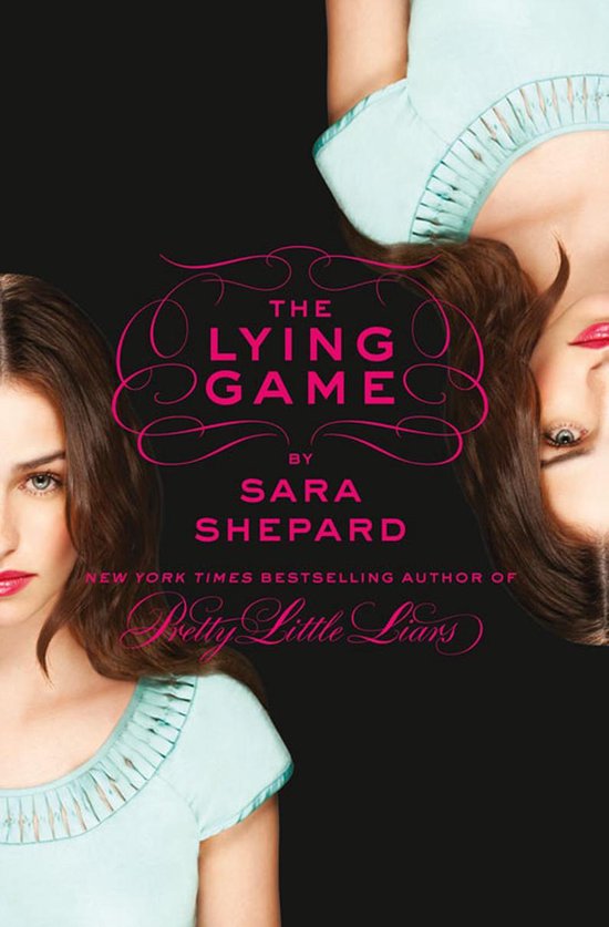 De voorkant van het boek 'The Lying Game' van Sara Shepard, met twee dames en de titel in roze sierletters.