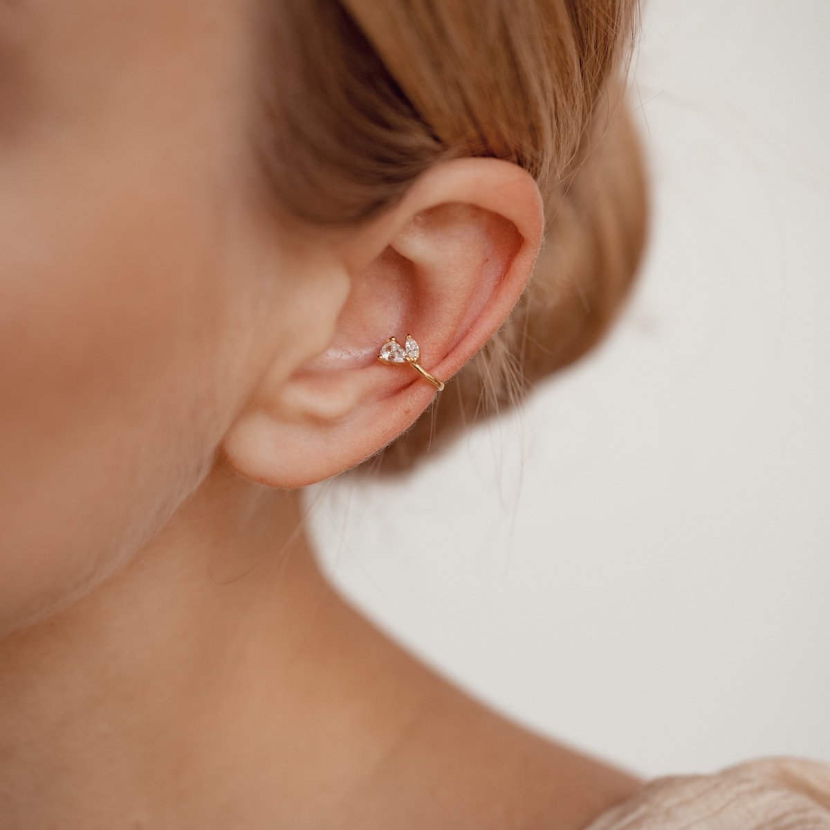 Hey Happiness Minimalistisch Ear Cuff Dames - 925 Sterling Zilver 18K Goud Verguld - Zirkonia Oor Cuff - Hypoallergeen - Goud