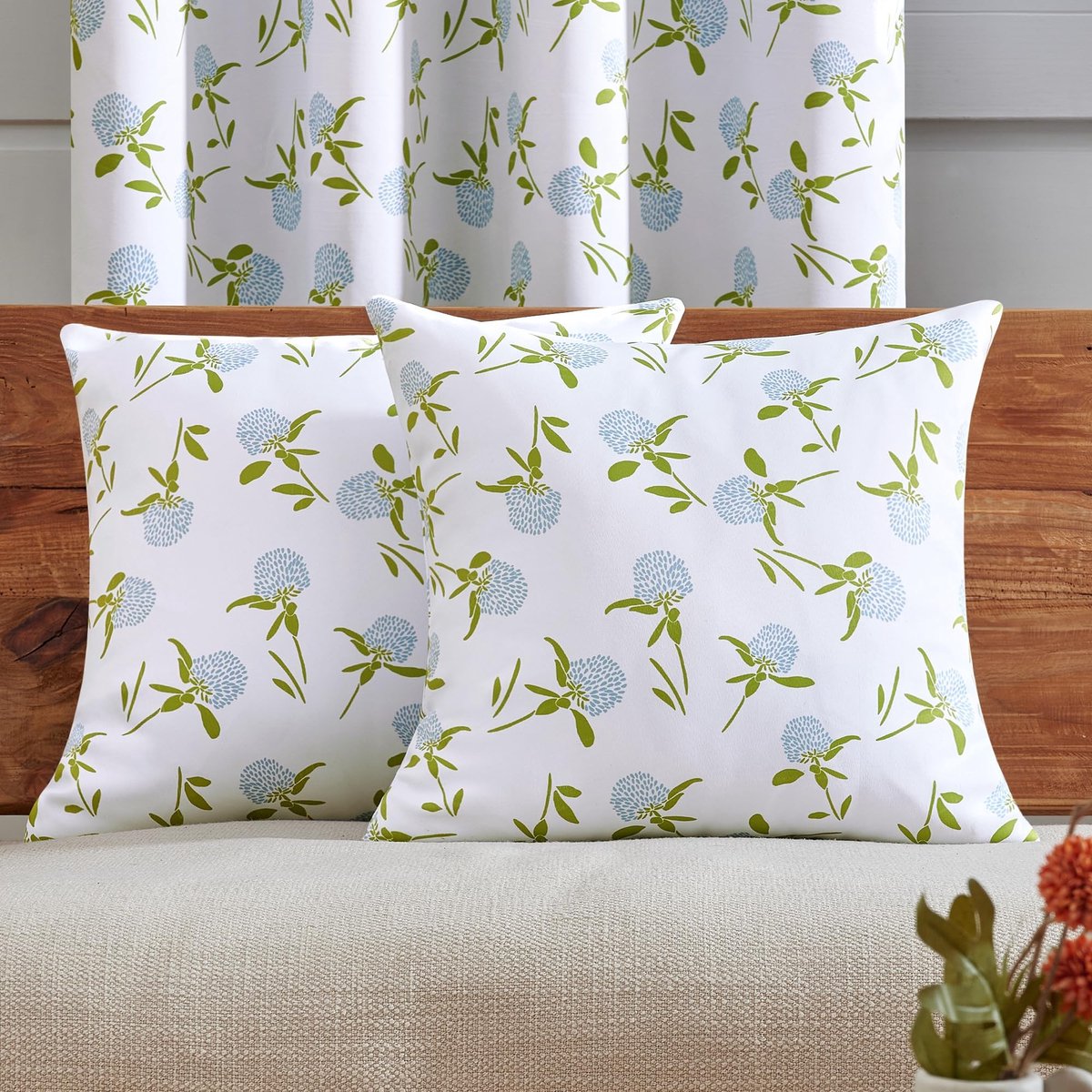 Allecto - Decoratieve Kussenhoezen - Geometrisch Design - Eco-vriendelijk - Wit Groen - Set van 2 - Geschikt voor Slaapkamer - 40 x 40 cm
