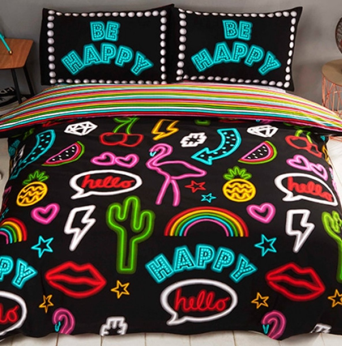 1-persoons dekbedovertrek “be happy” zwart met felle fluoriserende neon licht reclame met droedels: flamingo, cactus en regenboog eenpersoons 140 x 200 cm (stoere dekbed hoes voor tieners!)