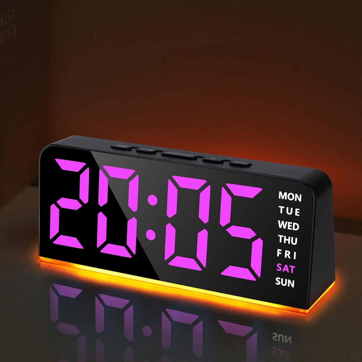 carmdering - Digitale Wekker/Klok -Digitale Tafelklok -Digitale Wekker met Extra hard Alarm functie - 2 Alarmen - Dimbaar LED Display - Alarmklok