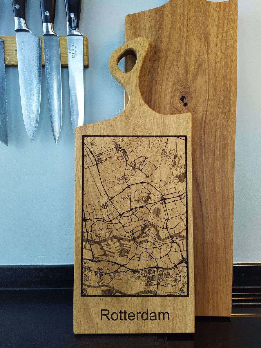 Borrelplank met stadskaart Rotterdam - Massief Eikenhout – 50cm Lang
