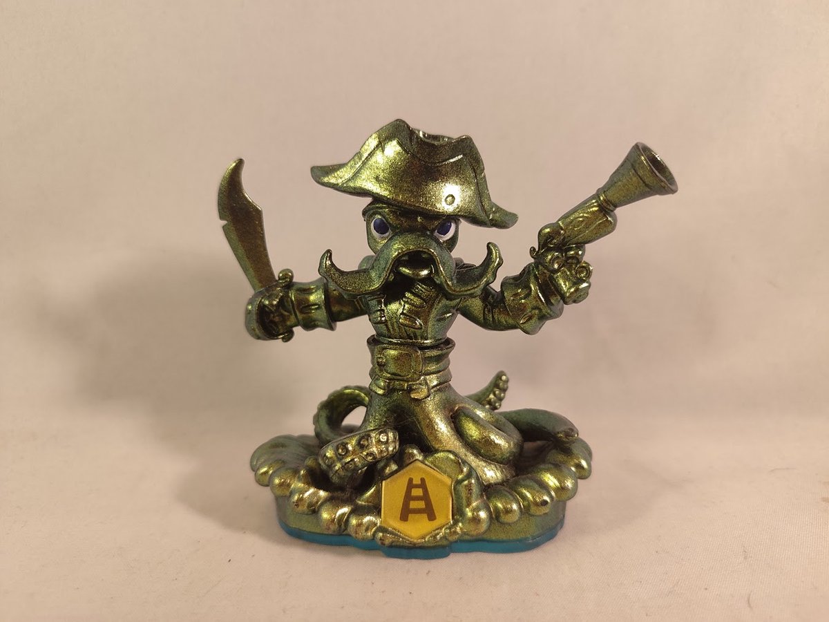Skylanders Swap Force Gold Wash Buckler