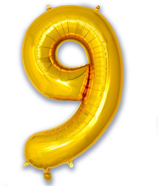 Gouden cijfer 9 ballon op witte achtergrond.
