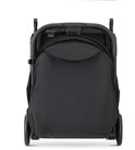 Zwarte Deryan buggy, achterkant, met gesloten kap en zitje.