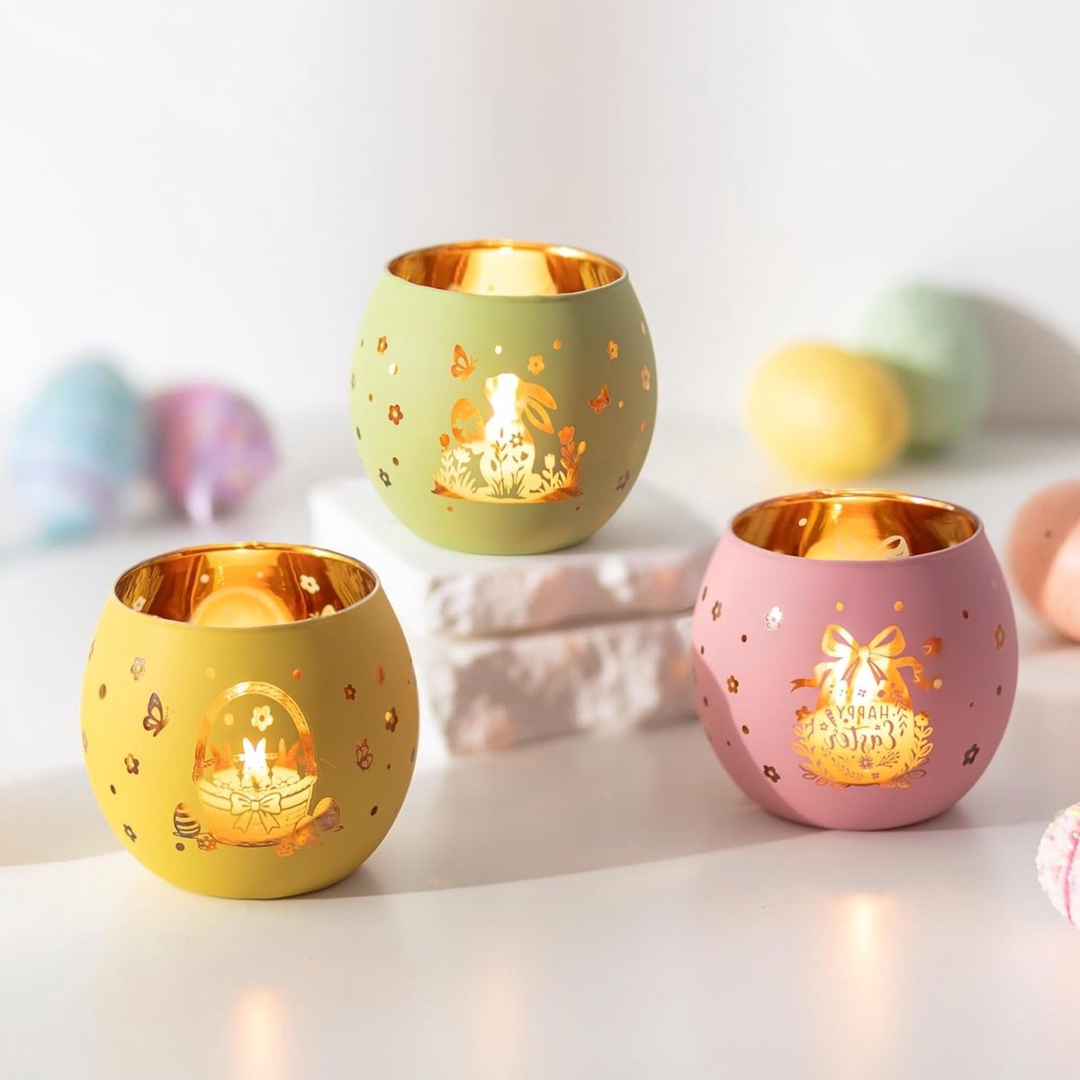 Decoratieve Theelichthouders voor Pasen: 3 Glazen Theelichthouders met Paashaas en Paasei voor Tafelversiering, Kleurige Theelichthouders als Cadeau voor Volwassenen en Feestdecoratie