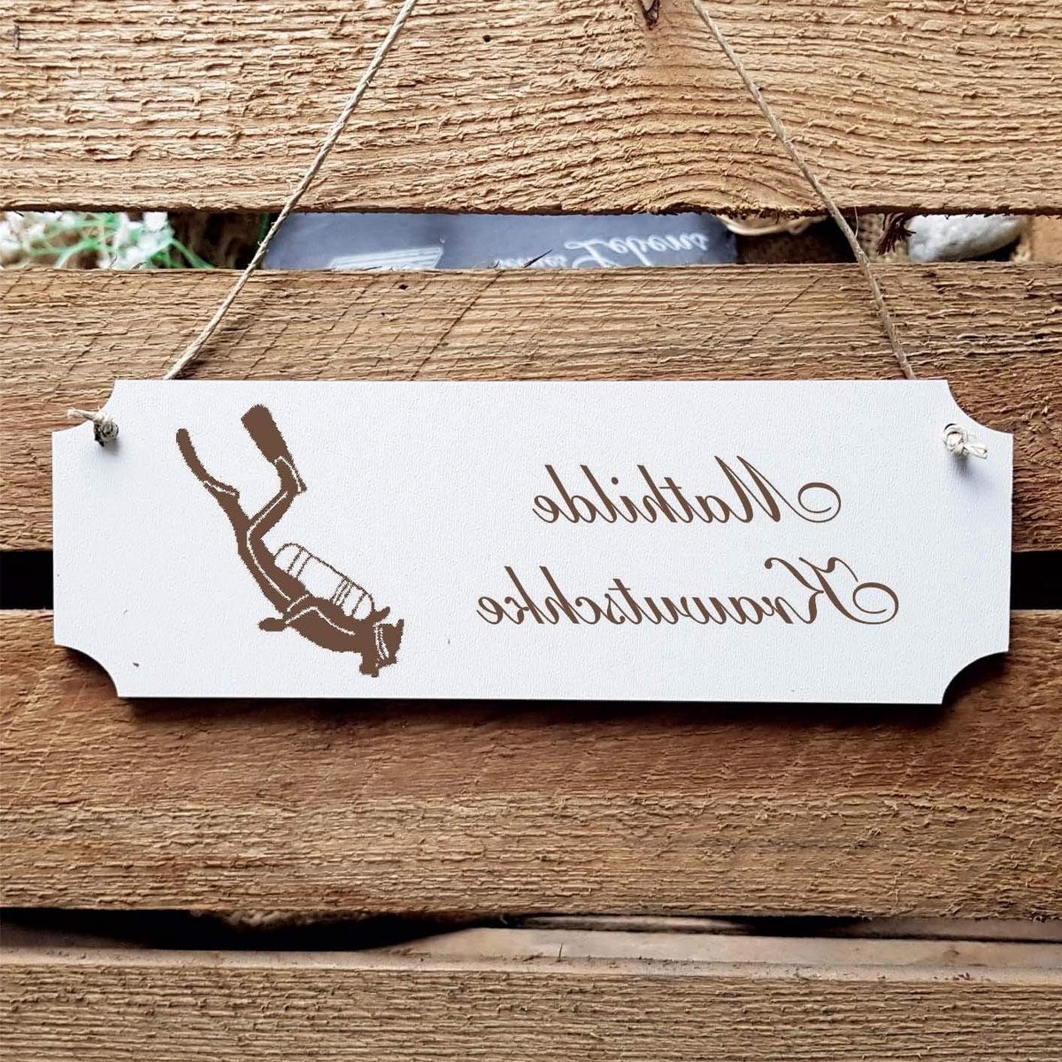 Decoratie Naambord - Wanddecoratie Huisnummer - Persoonlijk Cadeau - Met Gravure - 20 x 6.5 cm - Wit