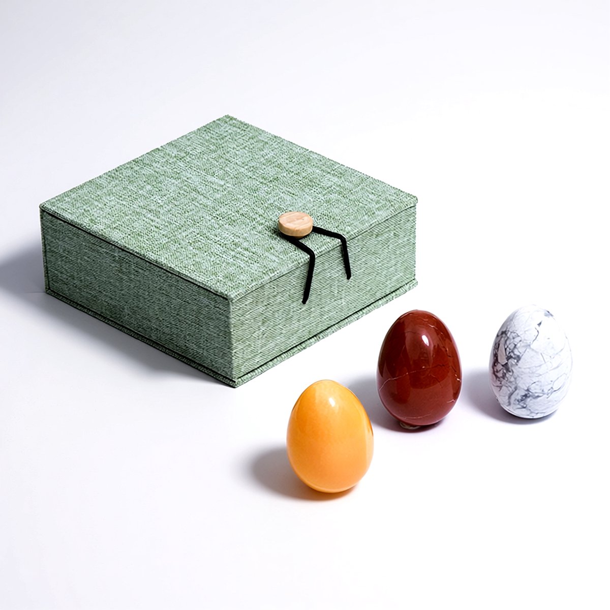 Cavill - Accessoire met Magnesiet, Rode Jaspis & Oranje Calciet - 1381 ct - 3 geslepen eieren - groen sieradendoosje - natuur