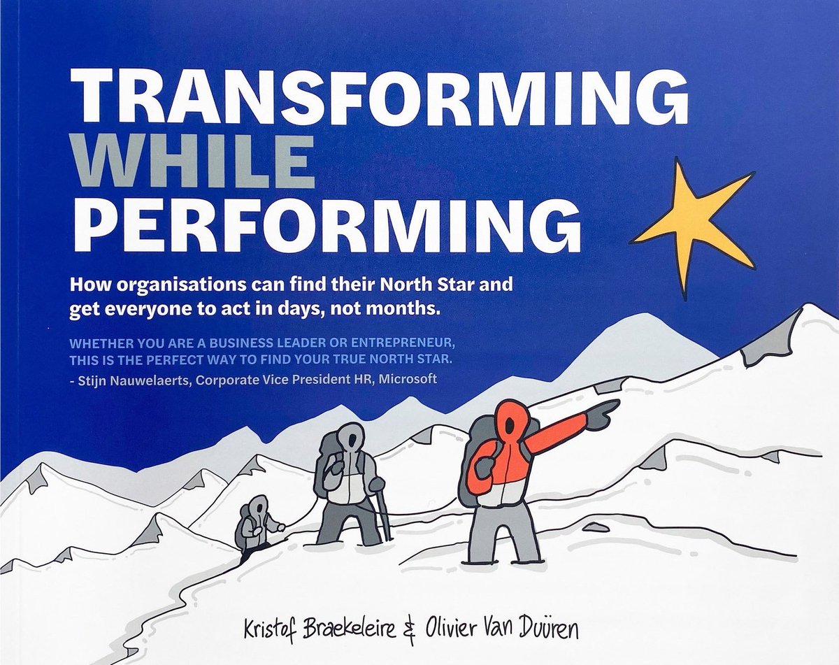 Boekomslag: "TRANSFORMING WHILE PERFORMING" met illustratie van klimmers in de bergen en een gele ster.