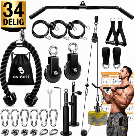 Een 34-delige Ashbrit fitness kabel systeem set met een longbar, touw, katrollen, handvatten, load pinnen, en een man die bicep curls doet met de kabel set.
