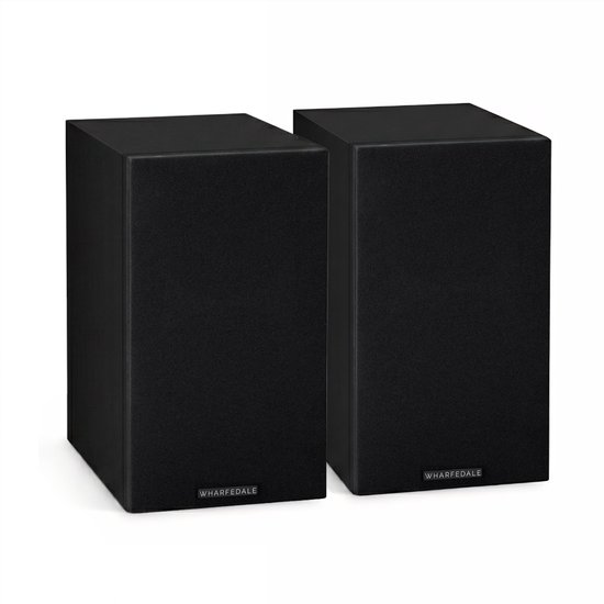 Zwarte Wharfedale Diamond 12.1i boekenplankspeakers op een witte achtergrond.