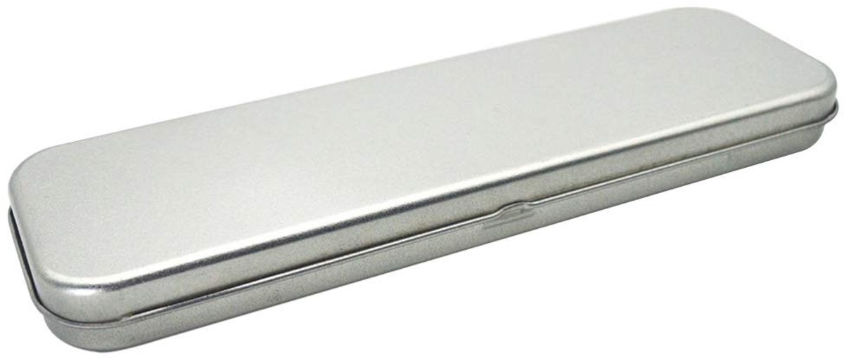 Dailygoods - Dailygoody - metalen penhouder - school benodigdheden - zilver - organiseer jouw schrijfgerei - 21 x 6 cm - perfect voor scholieren