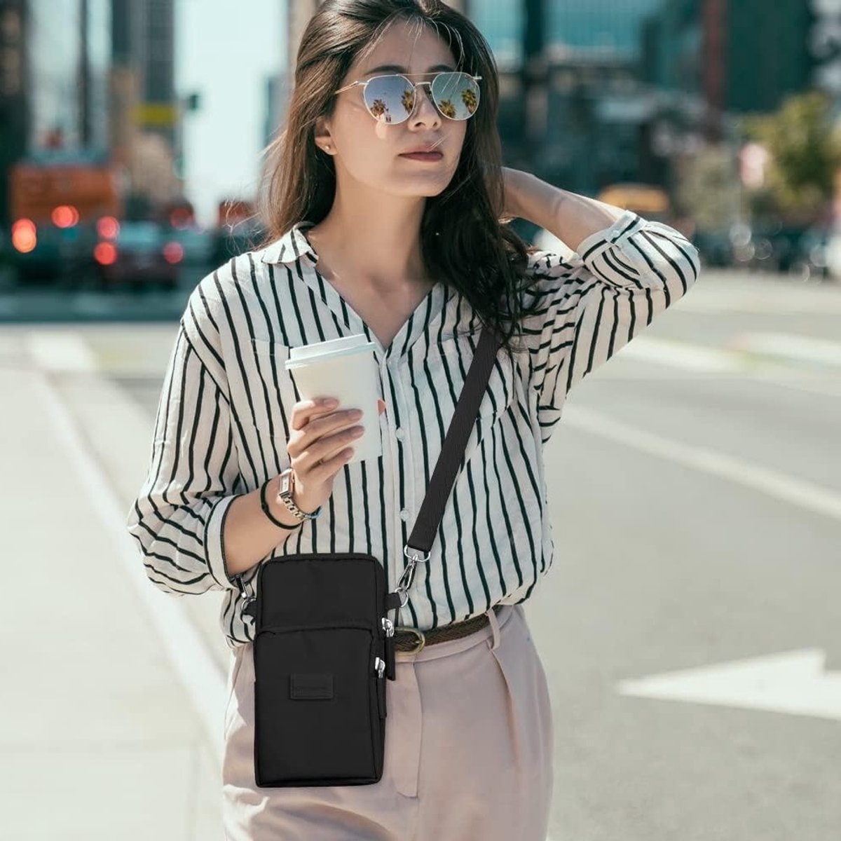 Vrouwelijke Nylon Schoudertas met Verstelbare Strap en Telefoonarmband voor Mobiele Telefoons tot 7 Inch, Ideaal voor Dagelijks Gebruik en Uitstapjes