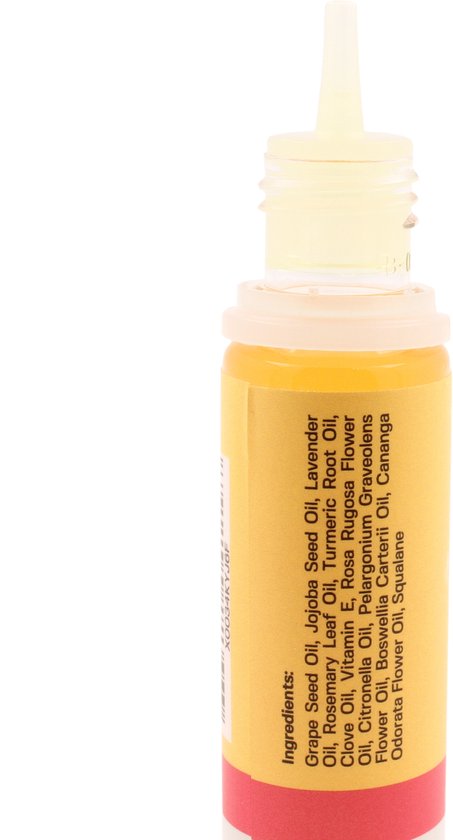 Close-up van een Piercing Bump Solution flesje met een ingrediëntenlijst op het gele label.