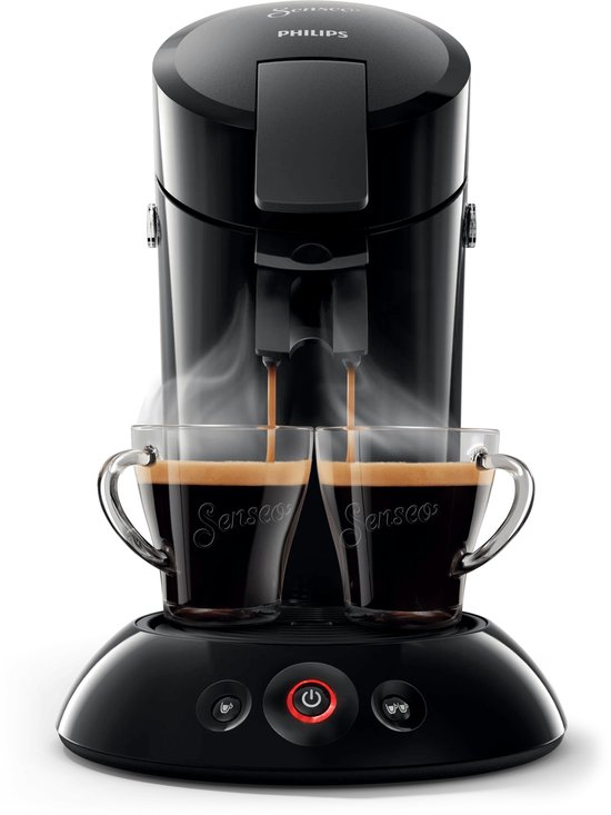 Zwarte Senseo koffiemachine van Philips, met twee glazen Senseo kopjes waaruit koffie stroomt.
