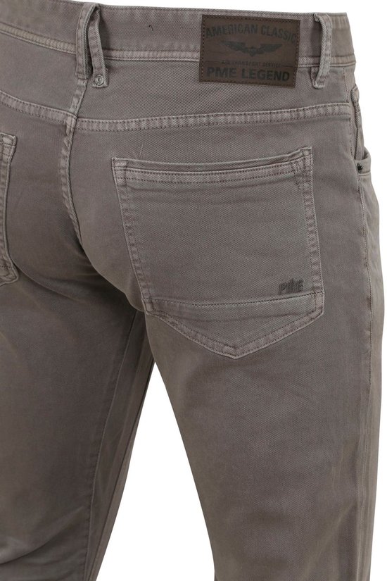 Arrière d'un jean gris avec étiquette PME Legend marron à avion. Coupe slim.
