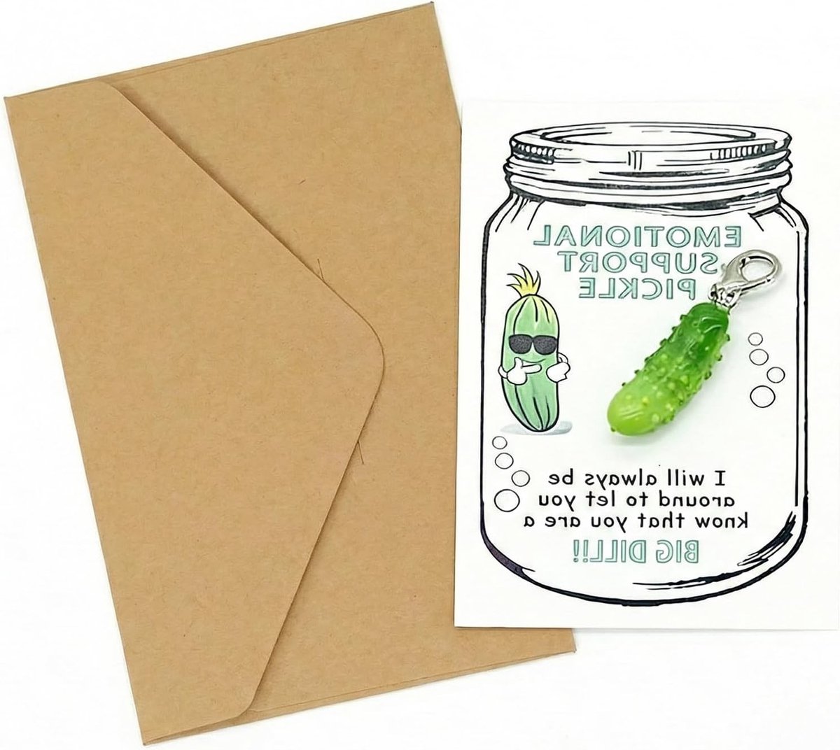 Grappige cadeau set met een leuke wenskaart, envelop en een positieve sleutelhanger met komkommer thema