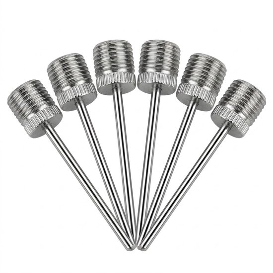 Zes zilverkleurige opblaasnaalden met schroefdraad.