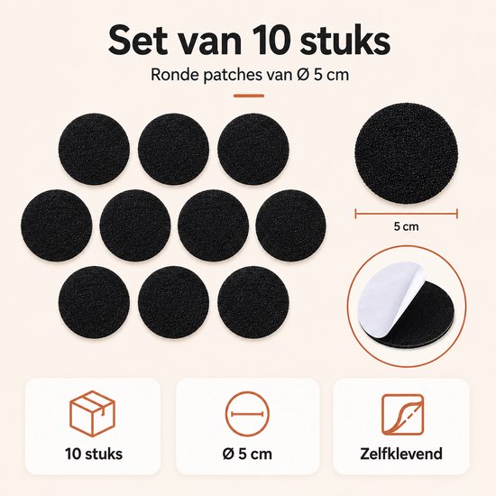Een set van 10 ronde zwarte klittenbandjes van 5 cm doorsnee, met een zelfklevende achterkant.