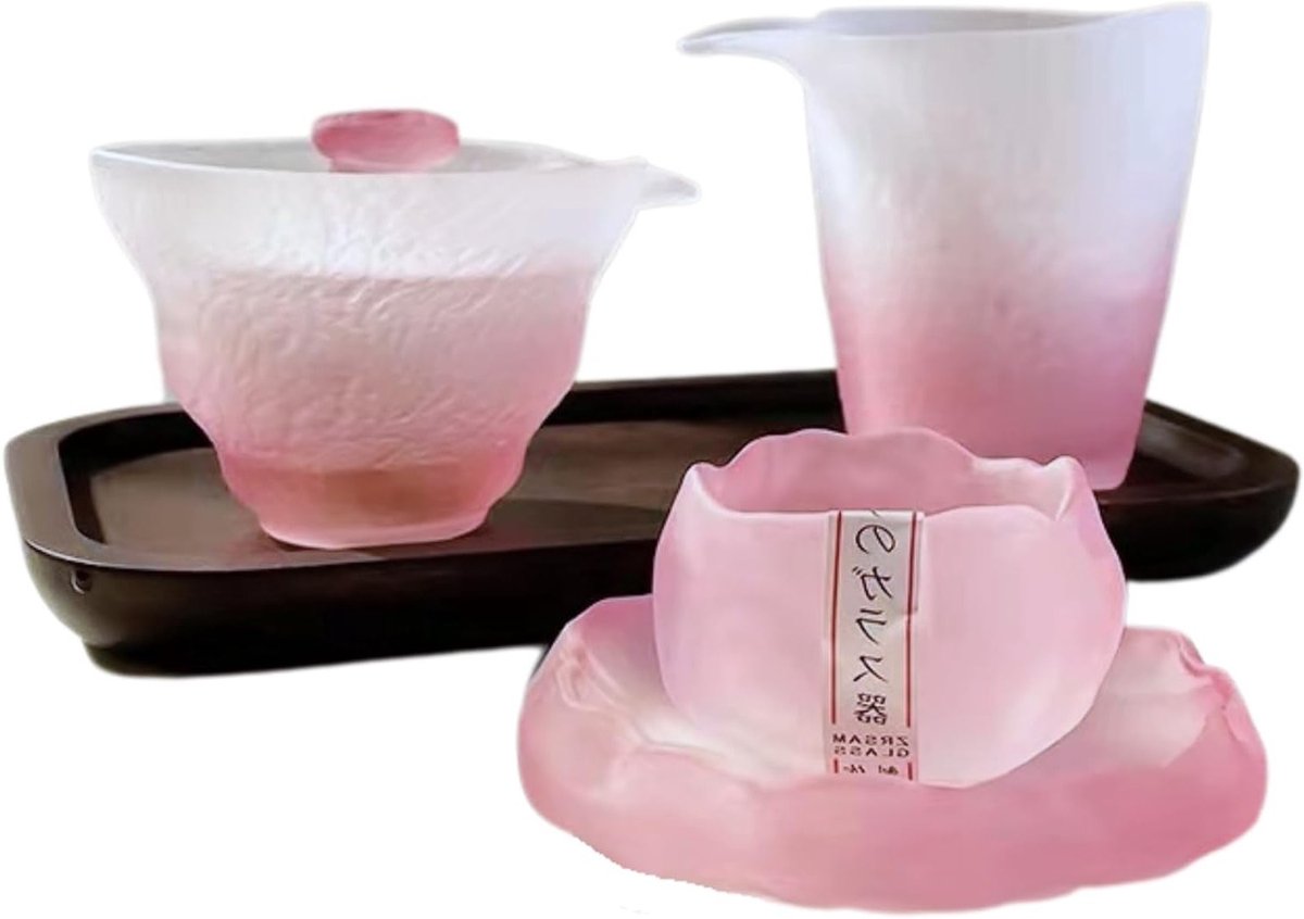 Elegante Roze Frosted Glazen Theeset - Inclusief Gaiwan, Gongbeker, Sneeuwbeker en Onderzetter - 4-delige Hittebestendige Gongfu Theeset voor Thuis, Kantoor of als Cadeau - Modern Chinees Ontwerp en Theeceremonie