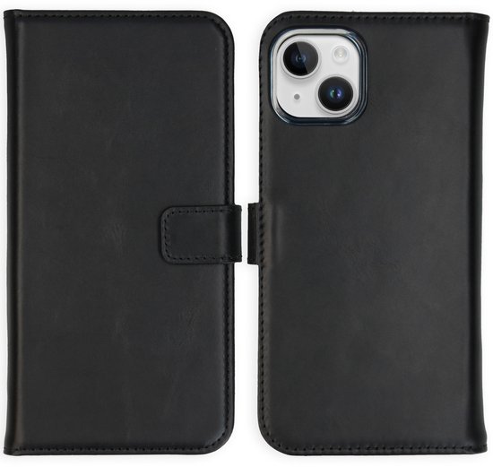 Étui portefeuille noir en cuir, fermé, avec découpe visible pour l'appareil photo à l'arrière.