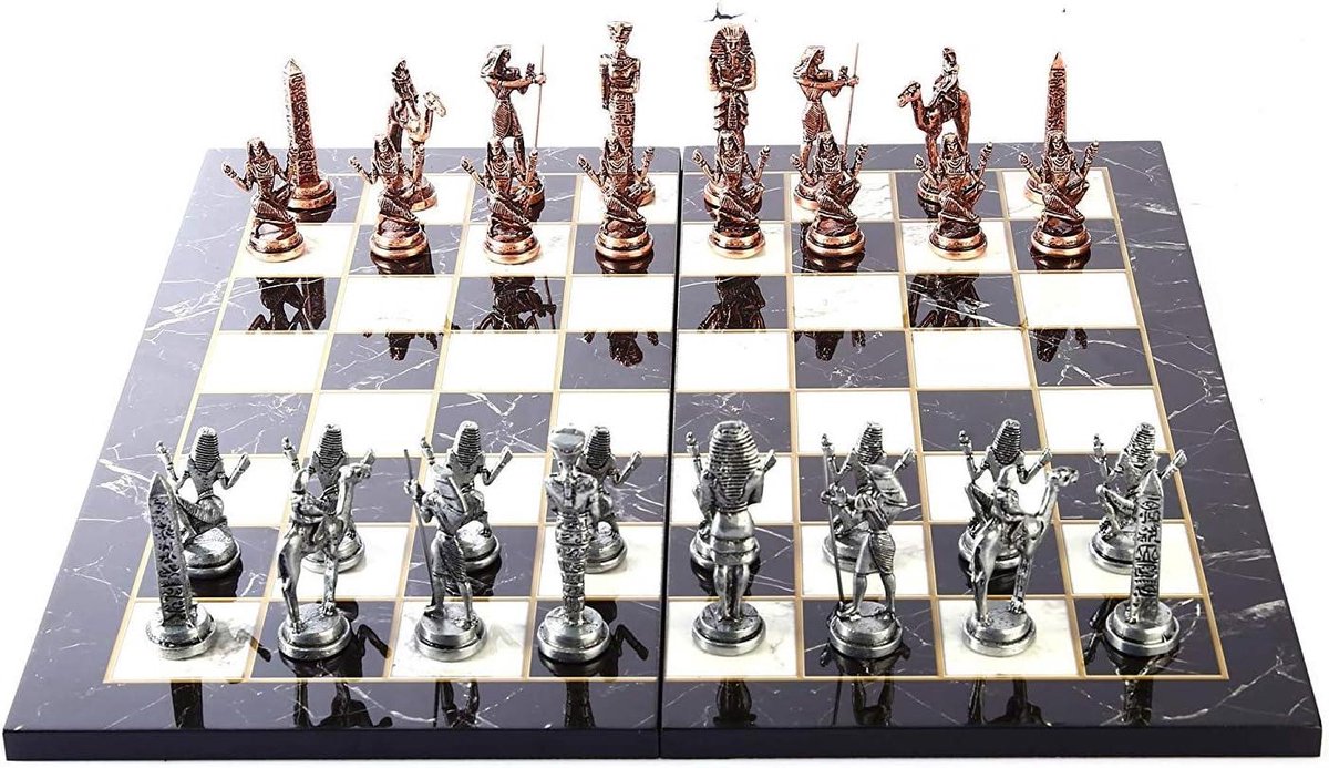 Metalen Schaakset - Koninklijk Spel - Strategisch Spel - Antieke Egyptische Stijl - 43x43x1.2 cm - Zwart