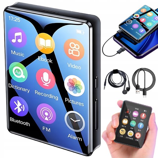 Zwarte MP3-speler met touchscreen. Inclusief close-up, aangesloten op smartphone, kabels en oordopjes.