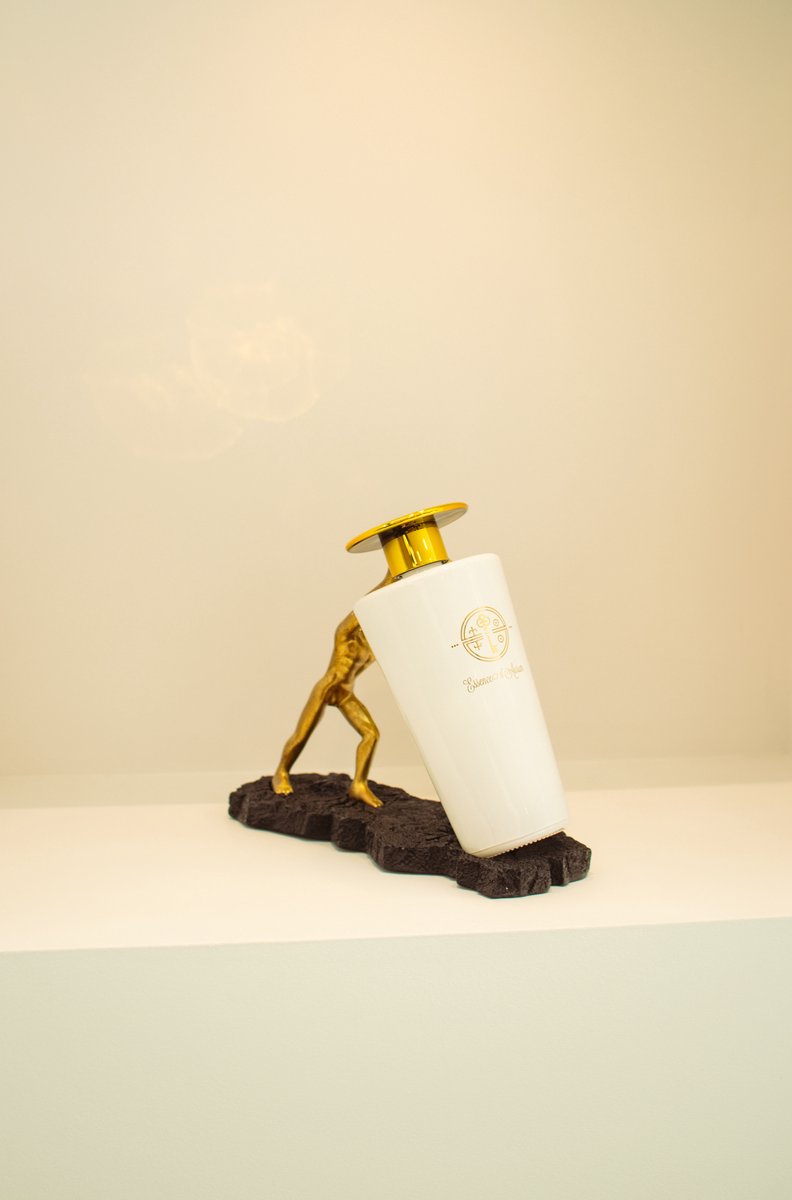Essenza d'Oro - Essence d'Aurum - Luxe geurstokjes diffuser 500 ml - Thé Blanc Sauvage - Essenza d'Oro - Essence d'Aurum - glazen diffuser - interieurparfum - langdurige geurverspreiding - tot 6 maanden