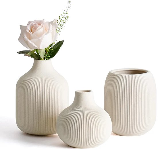 Keramische Vaas Set van 3 – Beige – 15 cm – Geribbeld Design – Moderne Decoratie – Vaasset voor Woonkamer, kantoor – Cadeau Idee – 3 vazen – Vaasset voor droogbloemen, kunstbloemen, pampasgras takken decoratief zonder inhoud – Cadeau Housewarming