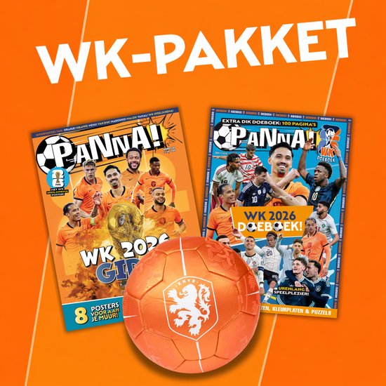 WK-Pakket met twee PANNA! magazines en een oranje voetbal met KNVB logo.