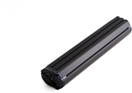 Zwarte Bosch PowerTube 500 fietsaccu op een witte achtergrond, schuin van voren gezien.