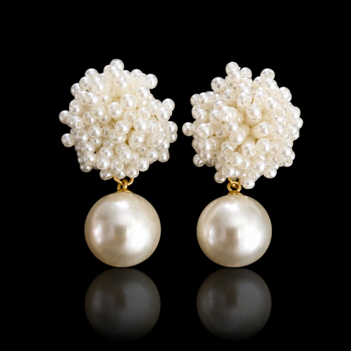 VILLA COCO Bridal Pearl - Cremewit - Lichtgewicht - Parel - Moderne oorstekers - Bruidssieraad - Trouwen - Bruidsoorbellen