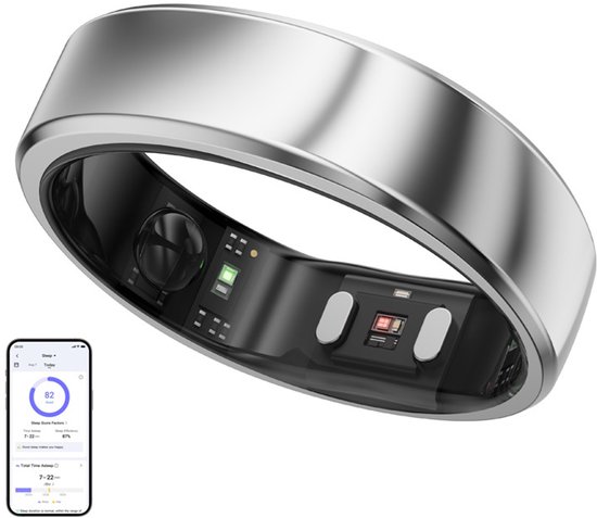 Zilveren Ringconn smart ring, met het display van een app die slaapgegevens toont.