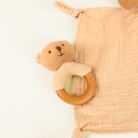 Egmont Toys Marcel de Beer knuffeldoekje met rammelaar in cadeauverpakking. van Egmont Toys — afbeelding 3