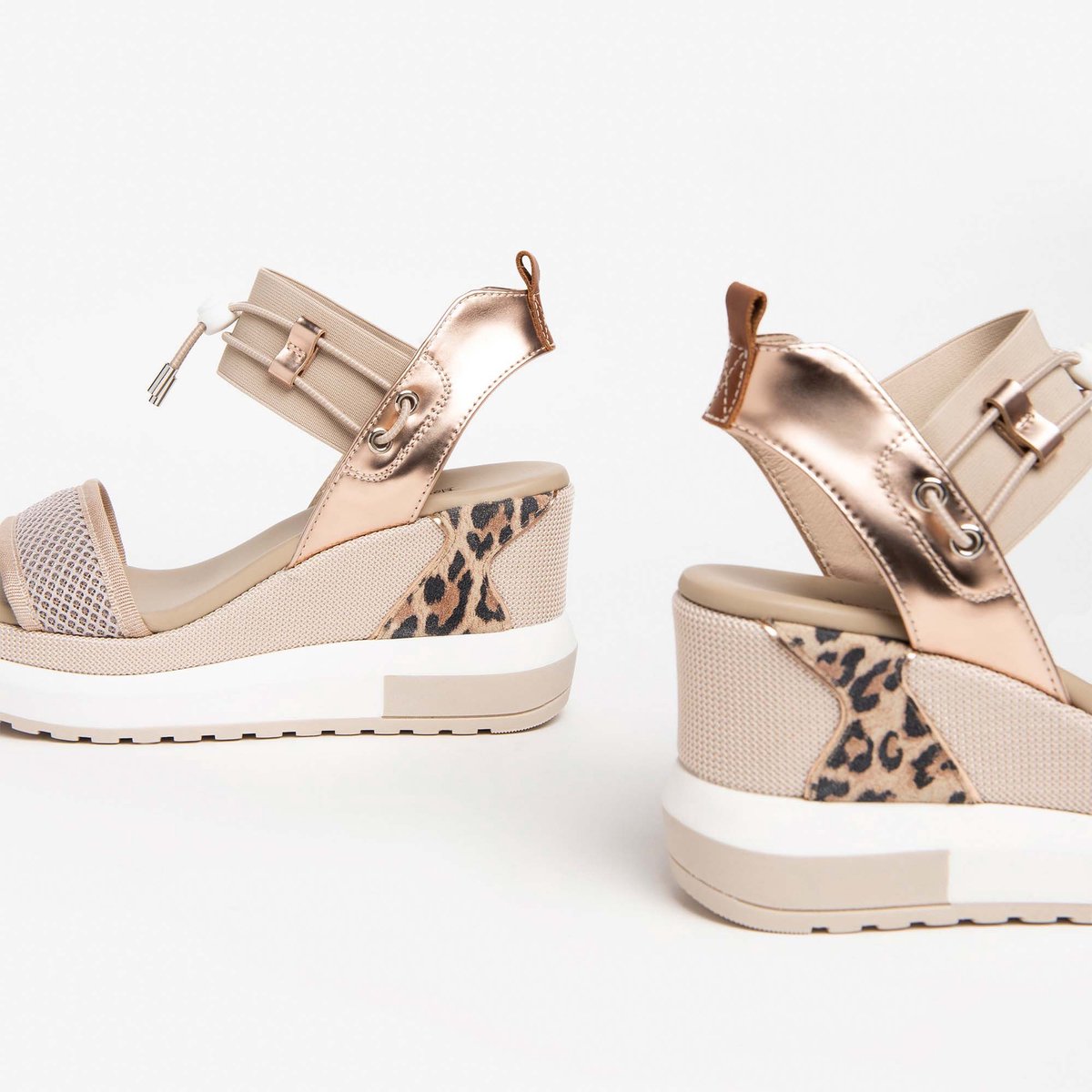 Sandalen Nerogiardini T.At1610 T.Brill Elastico Beige Chiar Armenia Co - Fashion Wear - Vrouwen