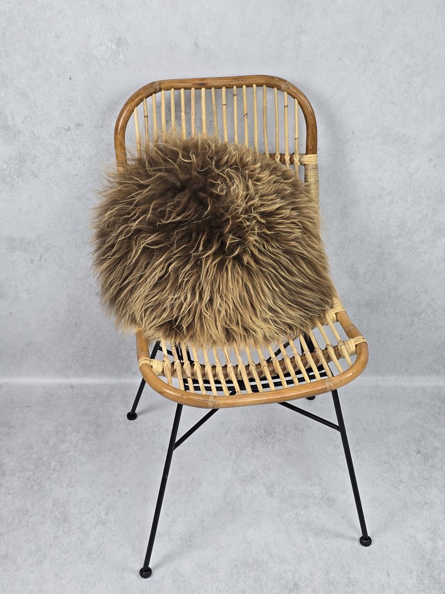 Kussen – Schapenvacht – IJslands – Exclusieve collectie – Woondecoratie – Bruin, Camel – 100% echt natuurlijke wollen vacht – Ø35 cm