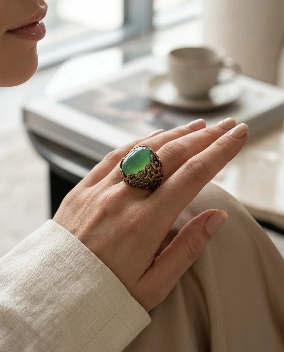 Dorvina Bronzen Vintage Dames Ring Authentiek Sieraad Groen Ovaal Steen Dantel Model