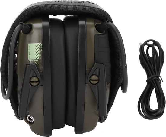 Groene, opvouwbare gehoorbeschermers met zwarte details, inclusief een extra audiokabel.
