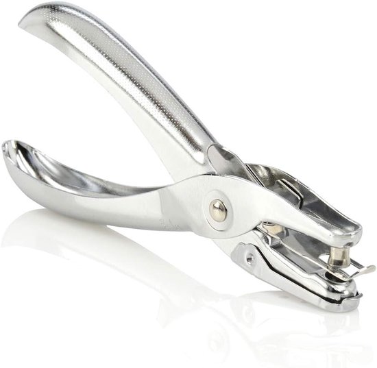 Gedetailleerde zilverkleurige metalen gatenpons met glanzende afwerking.