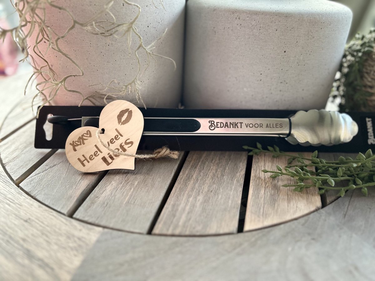 Creaties van hier – BBQ tang Bedankt met houten hartje – hittebestendig - Rvs – 40 cm – BBQ Tang