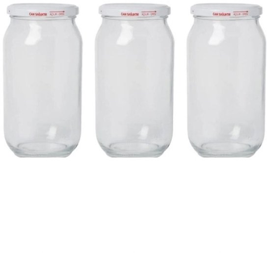 Trois bocaux en verre vides de 1 litre avec couvercles à vis blancs. Texte sur le couvercle : 'CAM SAĞLIKTIR AÇILIR-OPEN'.