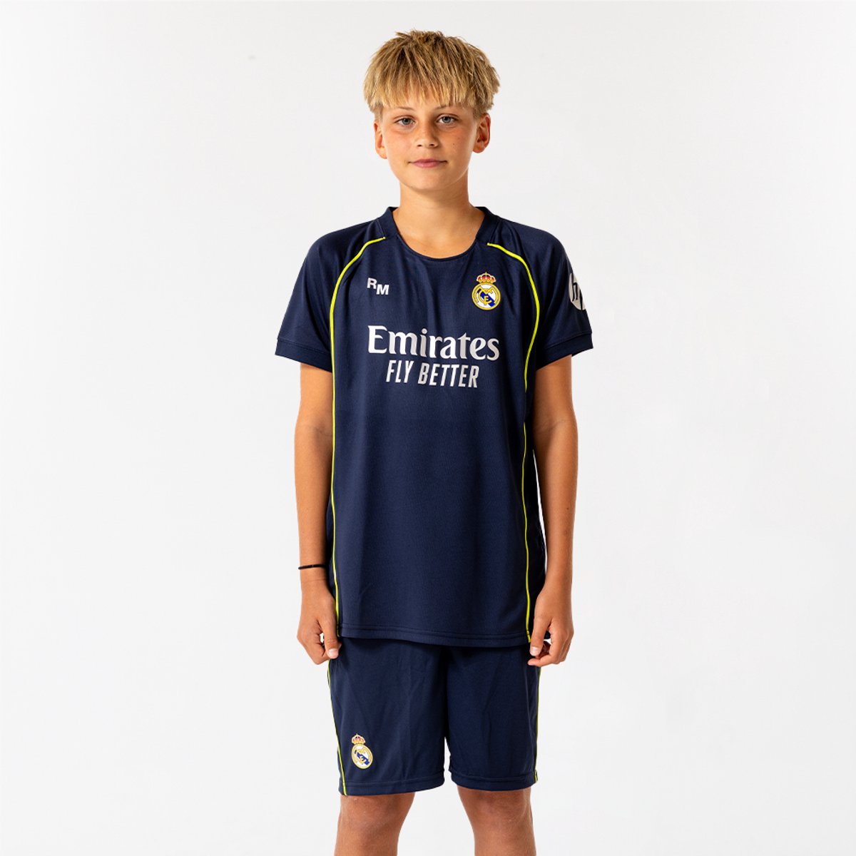 Real Madrid Voetbaltenue Uit 2025-2026 - Voetbal Tenue Kinderen - Shirt en Broekje - Jongens en Meisjes -- Maat 152