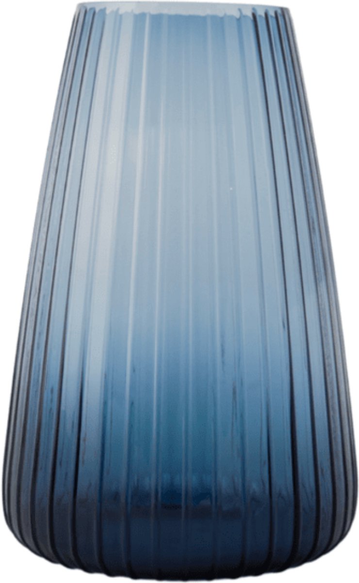 XLBoom DIM 2.0 Large Blauw – Mondgeblazen glazen vaas met streeppatroon – Verkrijgbaar in Green | Blue | Grey – Tijdloze design vaas door Ann & GJ