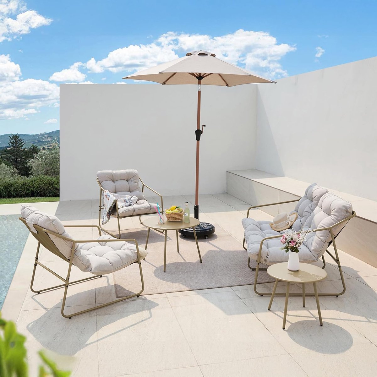 Premium 5-Delige Tuin Loungeset Beige & Grijs – Luxe Outdoor Sofa Set met Bank, Stoelen, Tafel en Kussens 128x81x74 cm Modern Weerbestendig Terras Meubel