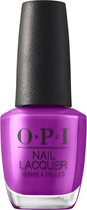 OPI Nail Lacquer in de kleur Ultra Violet Daze, een levendige paarse nagellak in een glazen flesje met zwarte dop.