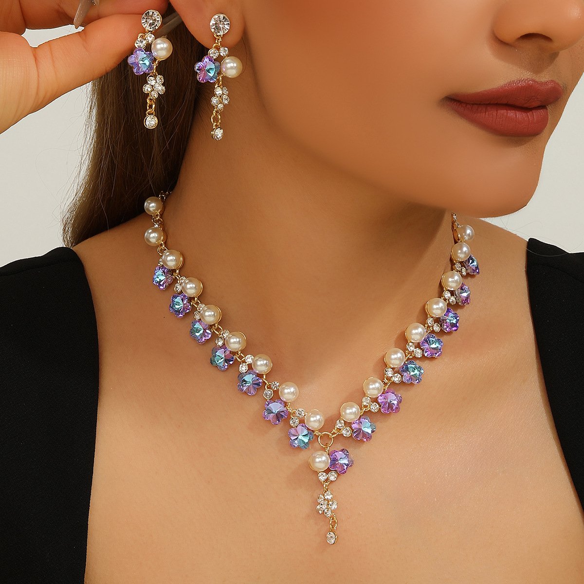 Sieradenset / Prachtige bruidsketting en oorbellen met strasssteentjes / accessoires voor de trouwjurk / avondsieraden