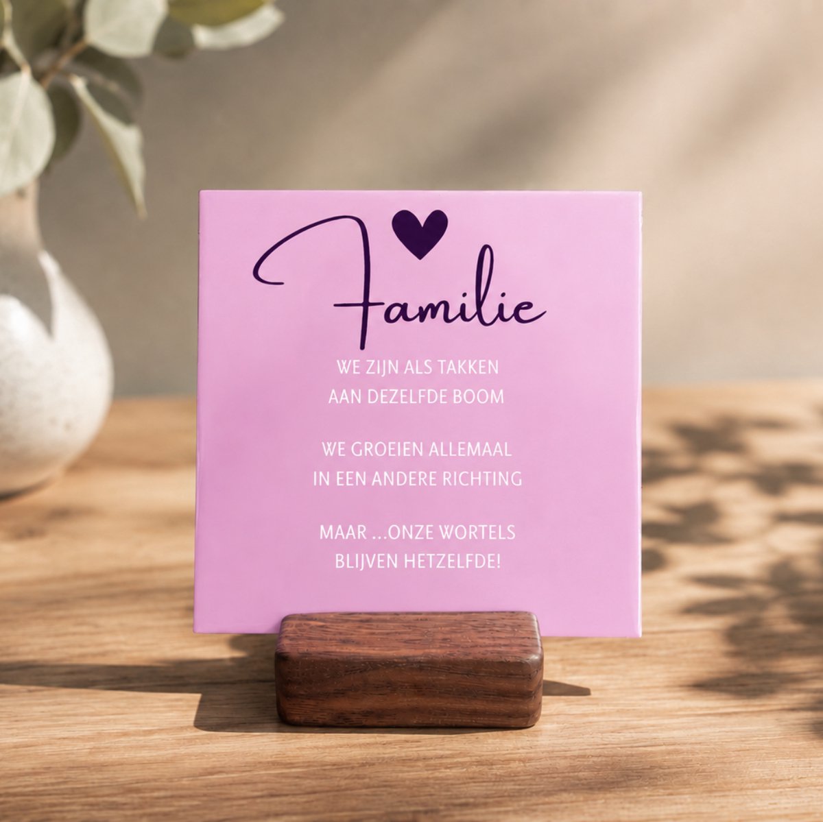 Printazzy - Tegelhouder Hout – Luxe Tegel Standaard – Houten display – Woondecoratie houder – Cadeau interieur accessoires - Spreuktegel - Tegeltje met Tekst